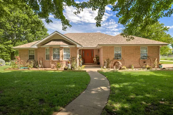 Bolivar, MO 65613,5139 S Sunny Acre Drive