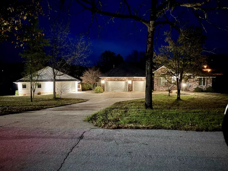 9410 N Spring Valley Drive, Pleasant Hope, MO 65725