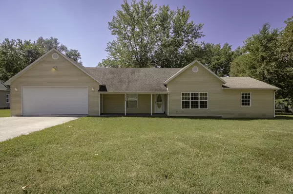 1124 W Elm Street, Morrisville, MO 65710