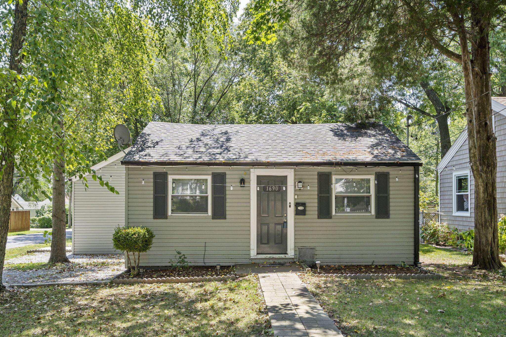 Springfield, MO 65802,1690 E Lombard Street