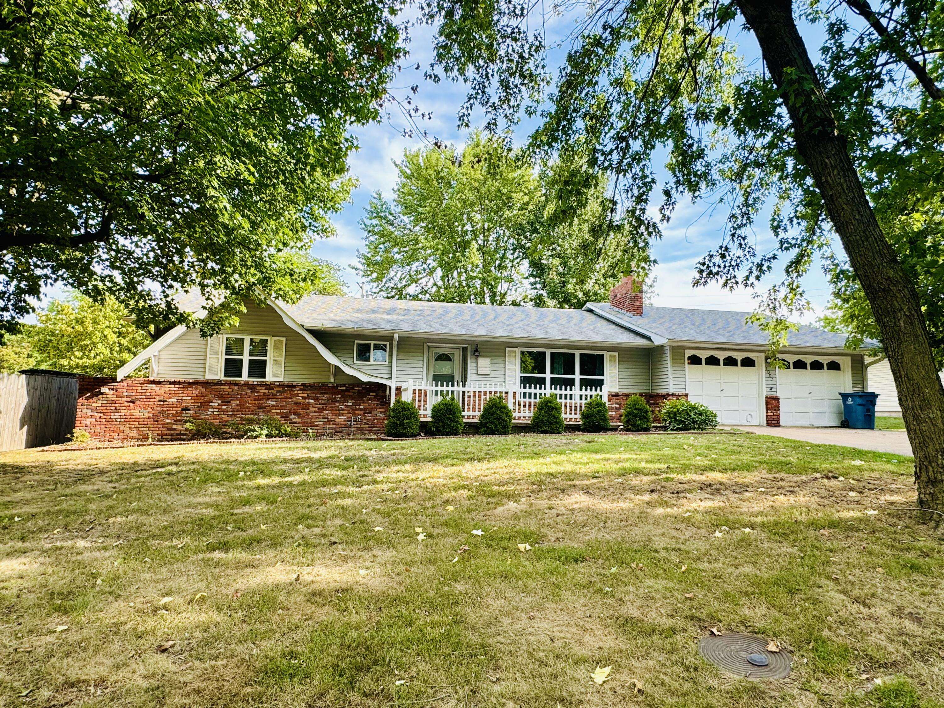 1007 Skyline Drive,  Neosho,  MO 64850