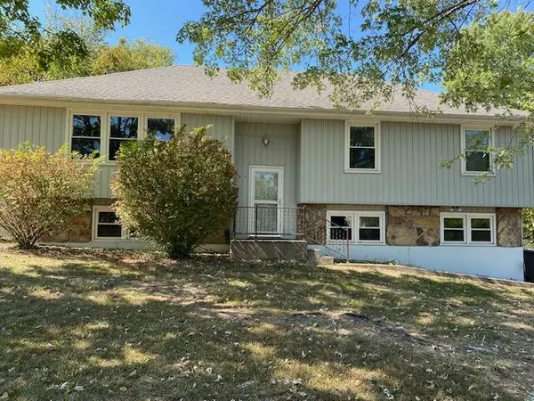 Reeds Spring, MO 65737,21 Harber Street