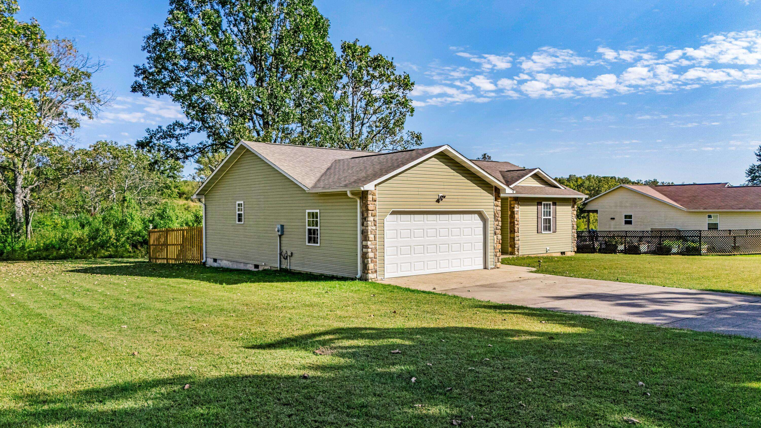West Plains, MO 65775,1718 Luna Drive