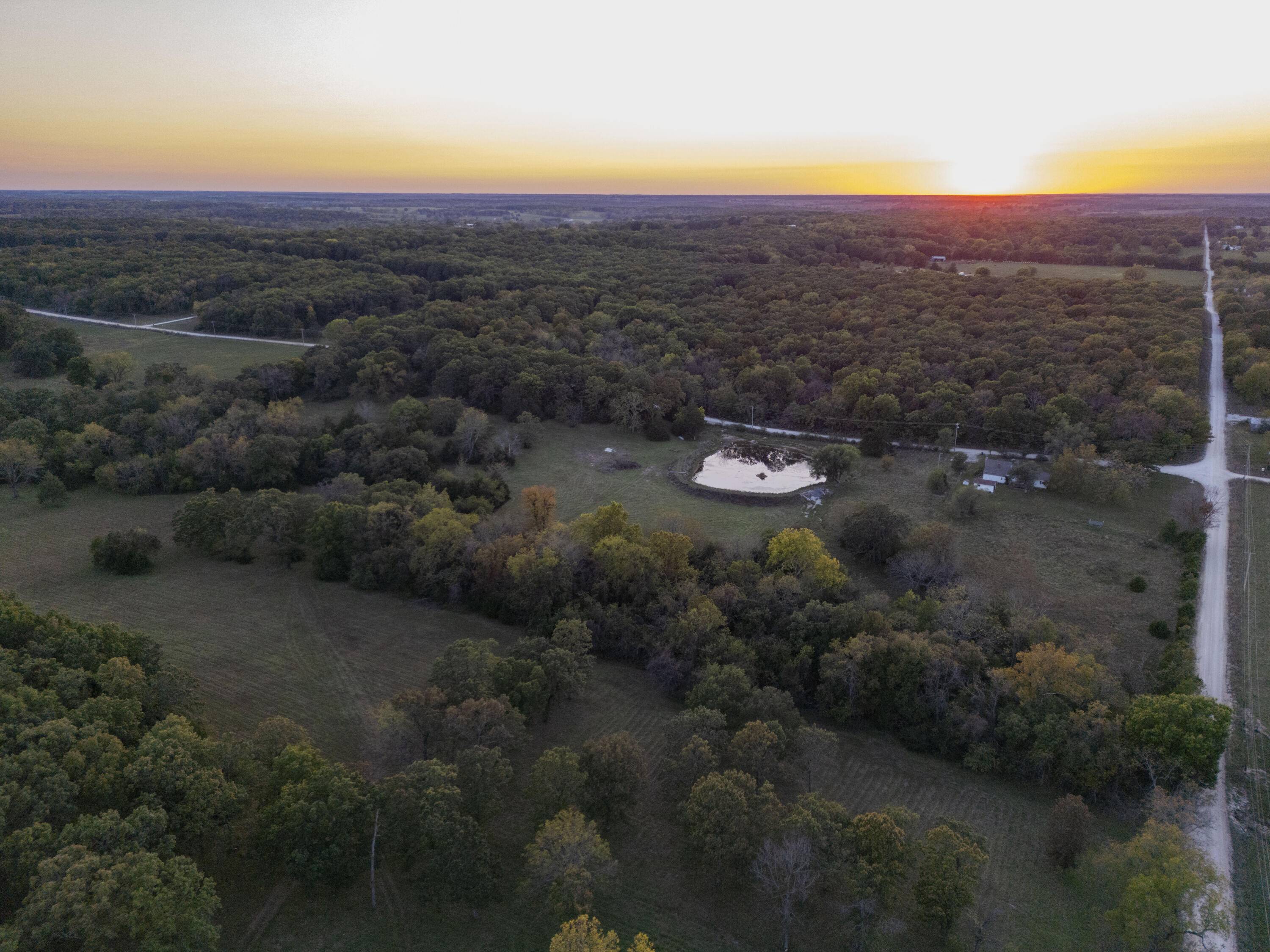 Stockton, MO 65785,000 E 1500 Rd