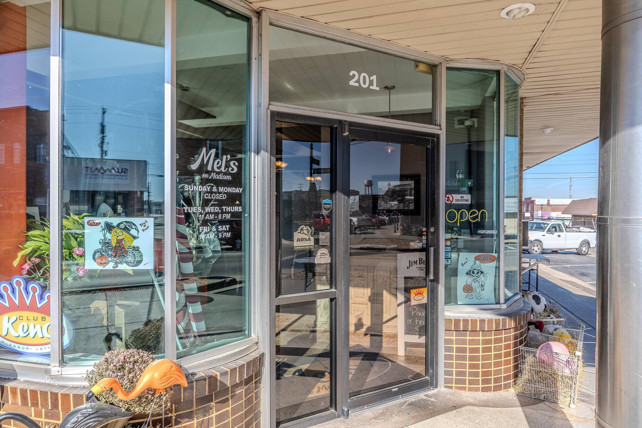 Lebanon, MO 65536,201 W Commercial Street