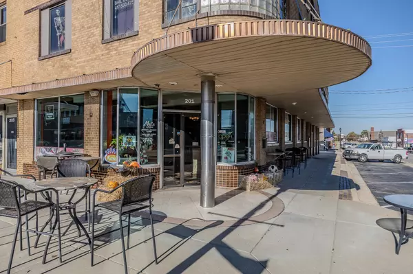 Lebanon, MO 65536,201 W Commercial Street