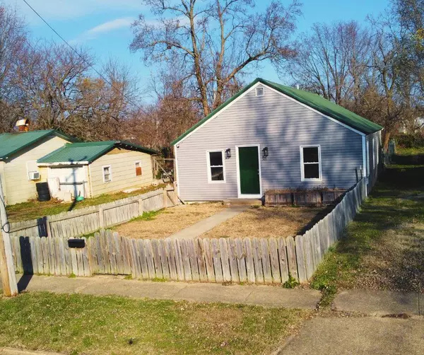 Mountain Grove, MO 65711,309 W North Street