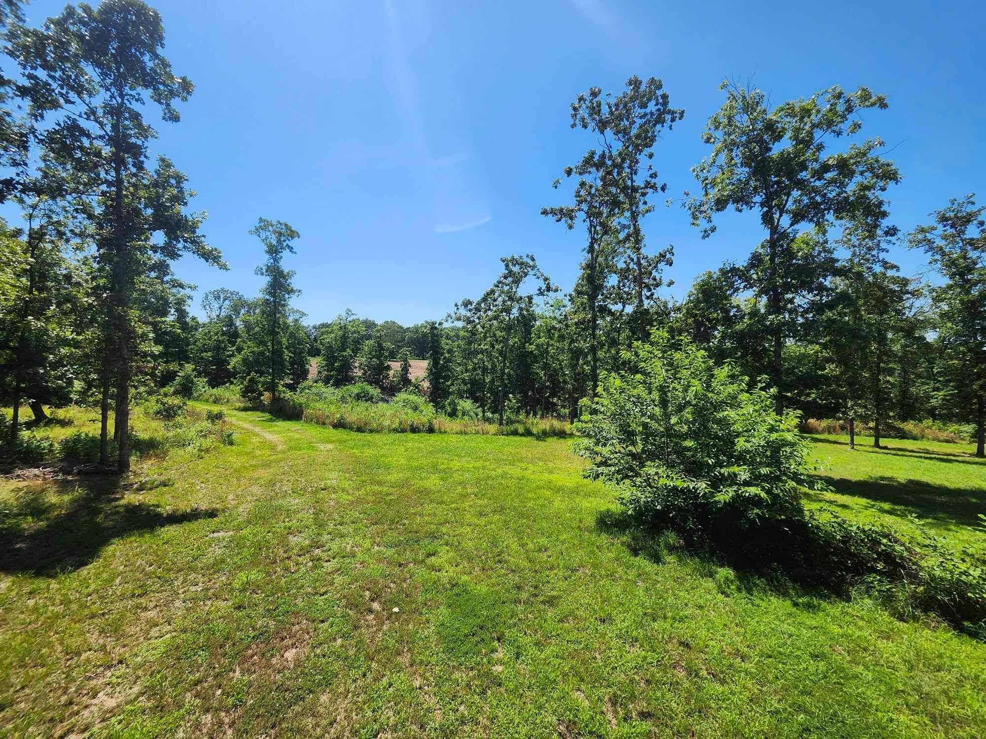 3744 County Road 2150, Pomona, MO 65789