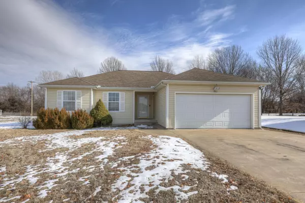 1413 W 15th Circle, Webb City, MO 64870