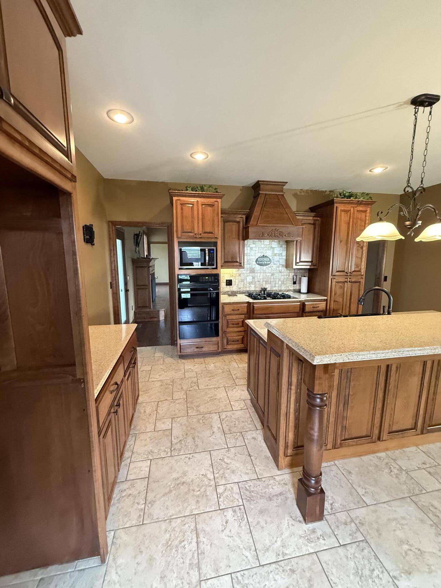 Aurora, MO 65605,18252 Lawrence 2187