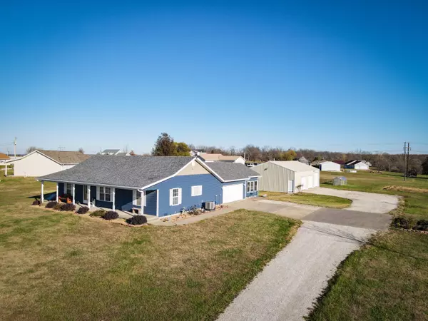 1633 E 512th Road, Bolivar, MO 65613