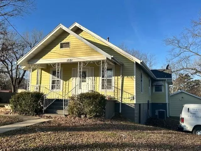 Nevada, MO 64772,1321 N Washington Street