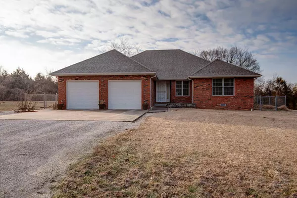 1170 E 508th Road, Morrisville, MO 65710