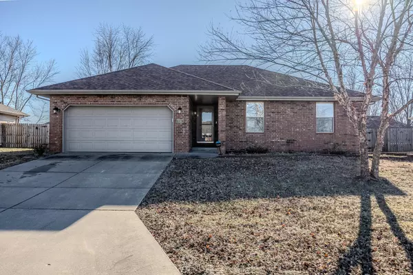 806 E Waterford Boulevard, Ozark, MO 65721