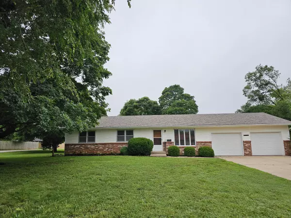 Aurora, MO 65605,1313 S Madison Avenue