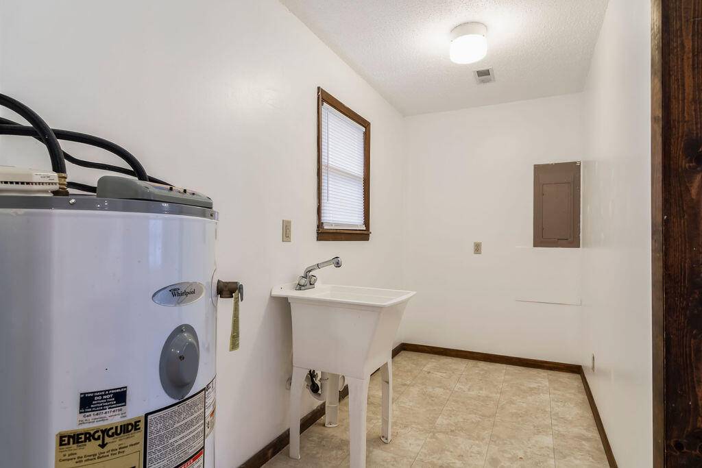 Kirbyville, MO 65679,160 Deer Lane