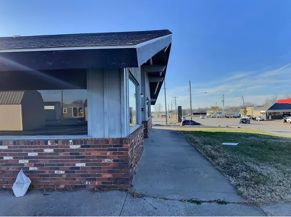 Nevada, MO 64772,1419 W Austin