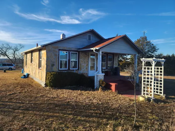 601 Bear Den Cove, Galena, MO 65656