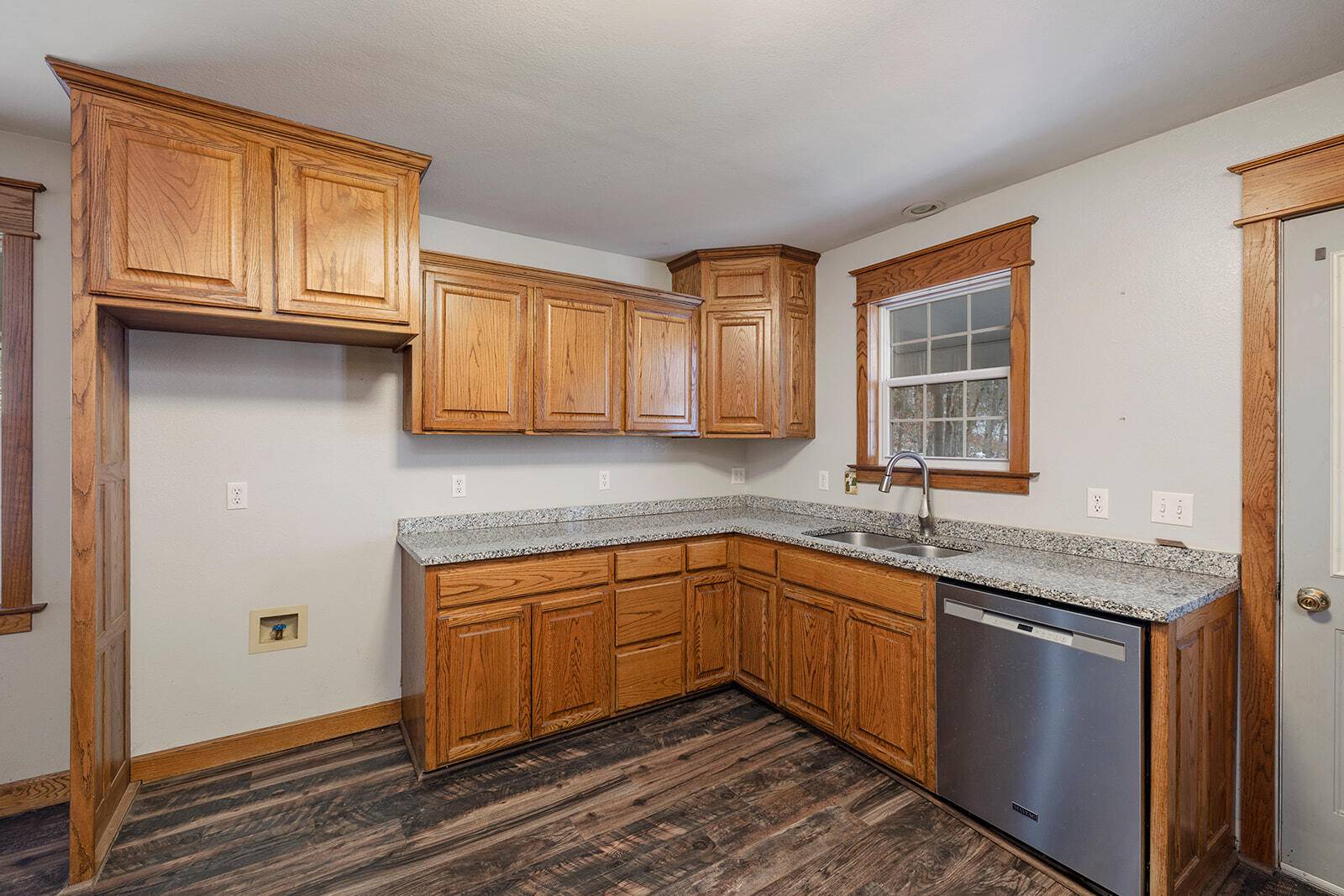 Ava, MO 65608,16569 Co Rd W 14-533