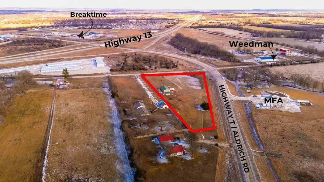 000 S 107th Road, Bolivar, MO 65613