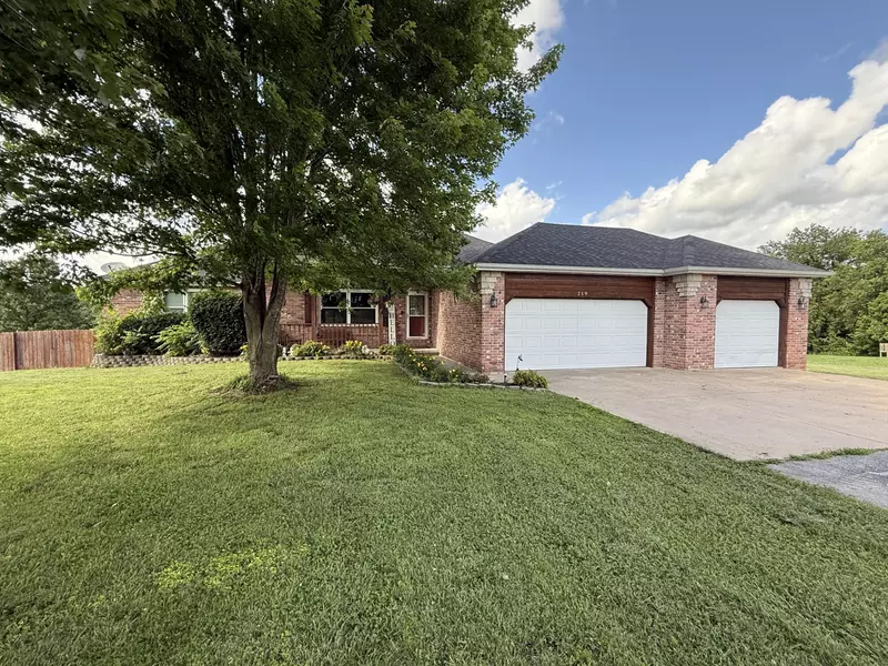 219 E Creekview Road, Clever, MO 65631