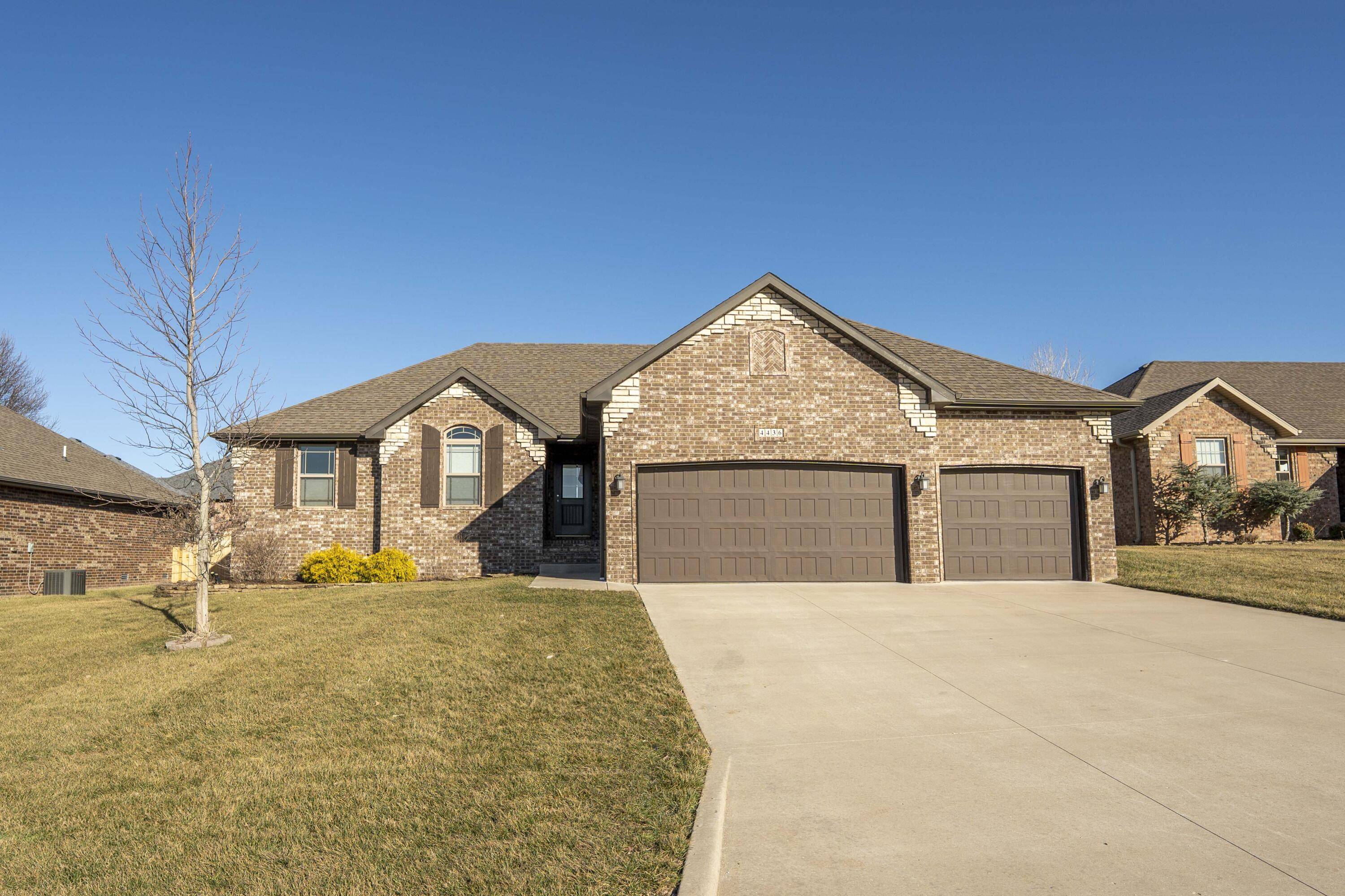 4436 E Kentbrook Drive, Springfield, MO 65802