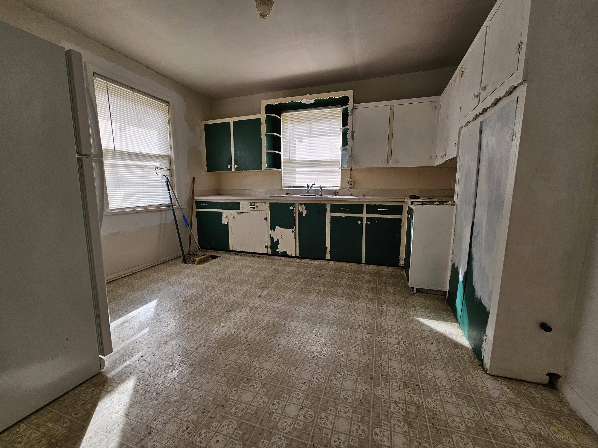 Noel, MO 64854,303 S Kings Highway