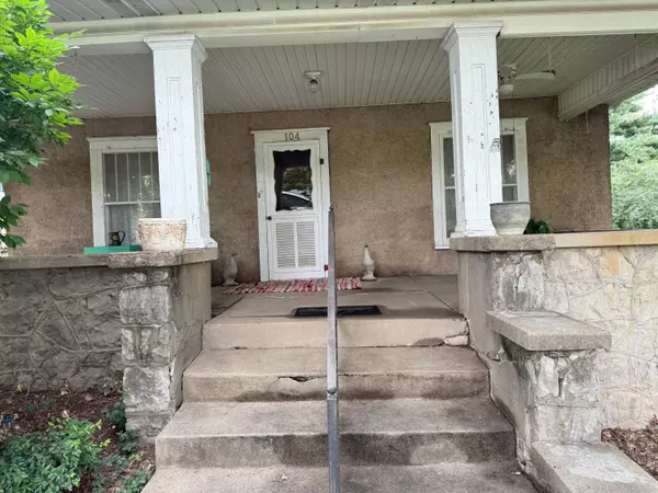 Neosho, MO 64850,104 N High Street