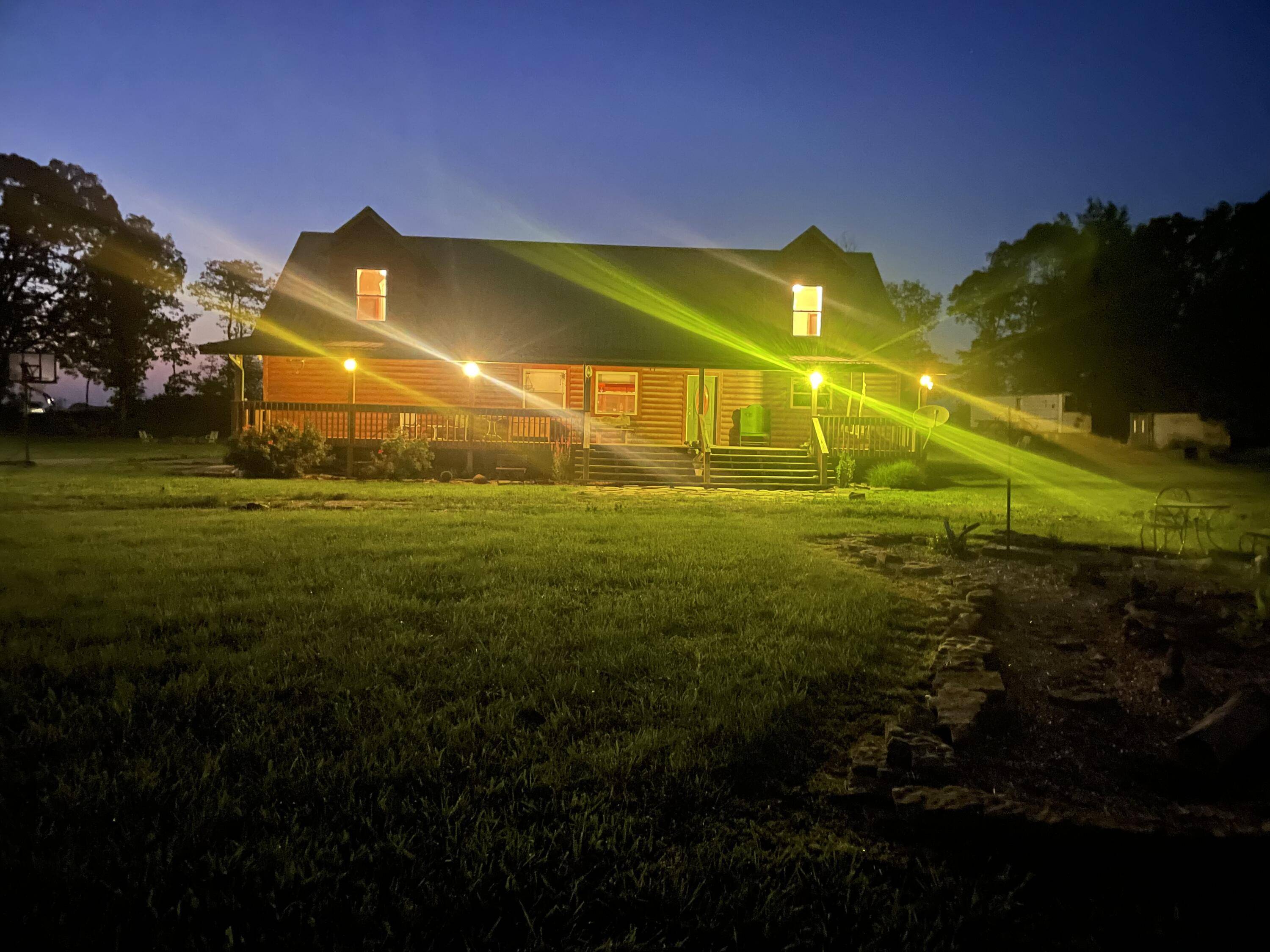 20302 Farm Road 1120, Cassville, MO 65625
