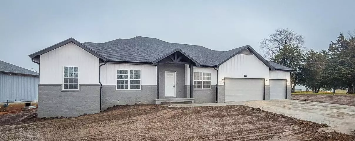 120 E Acacia Circle, Clever, MO 65631