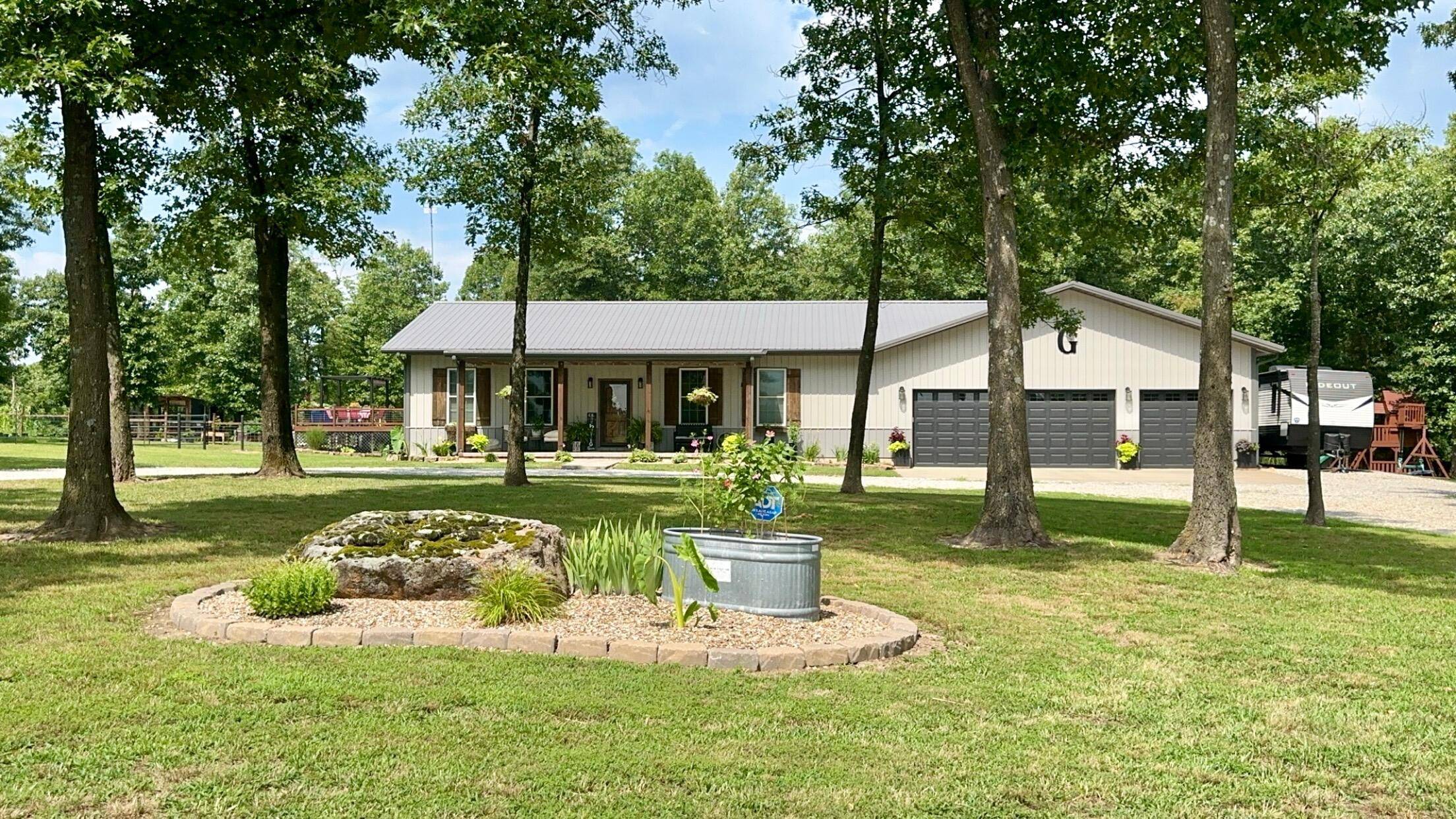 16890 Lawrence 1182, Aurora, MO 65605