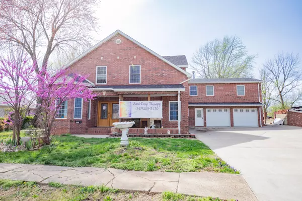 201 S Clark Avenue, Bolivar, MO 65613