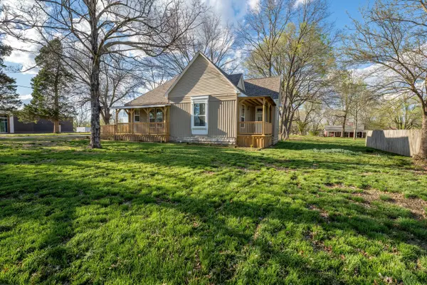 Buffalo, MO 65622,813 W Main Street