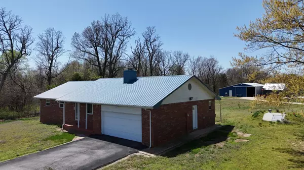 Purdy, MO 65734,10459 Farm Road 1095