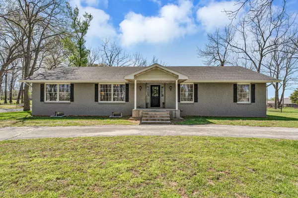 3002 W Sharon Drive, Ozark, MO 65721