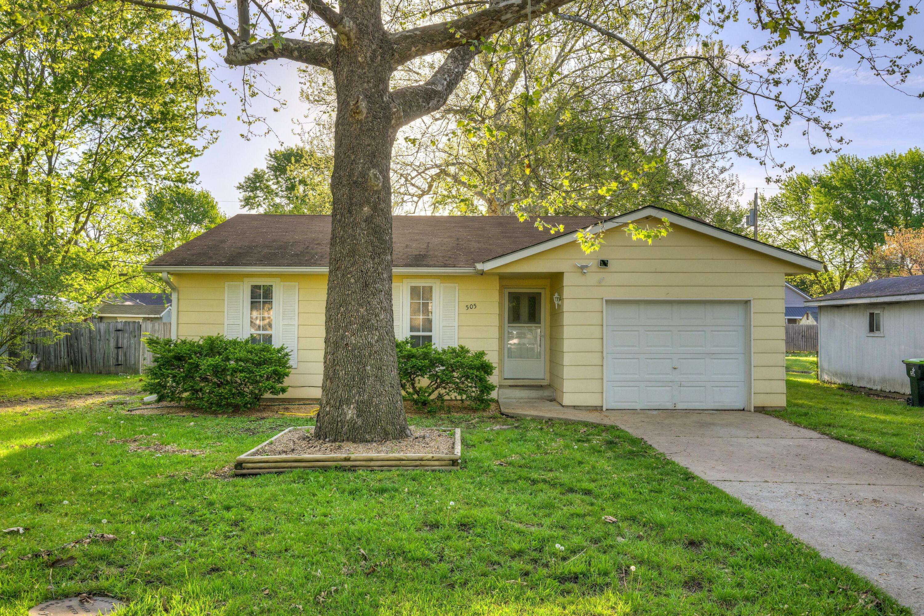 505 Patterson Street, Duenweg, MO 64841