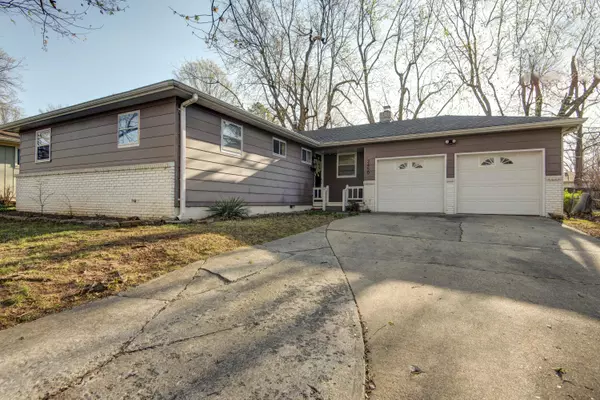 2450 S Ferguson Avenue, Springfield, MO 65807