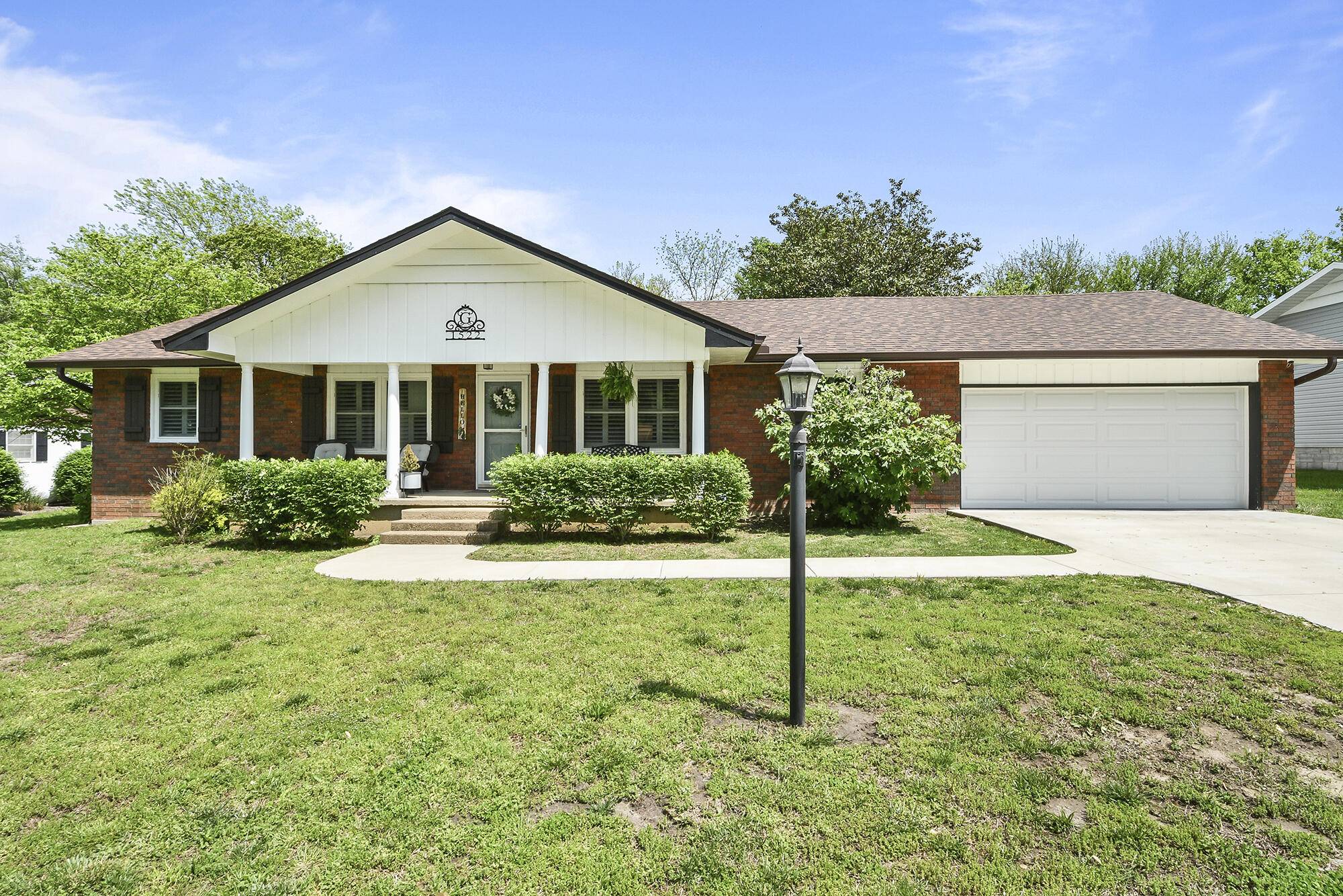 1522 S Oakland Avenue, Bolivar, MO 65613