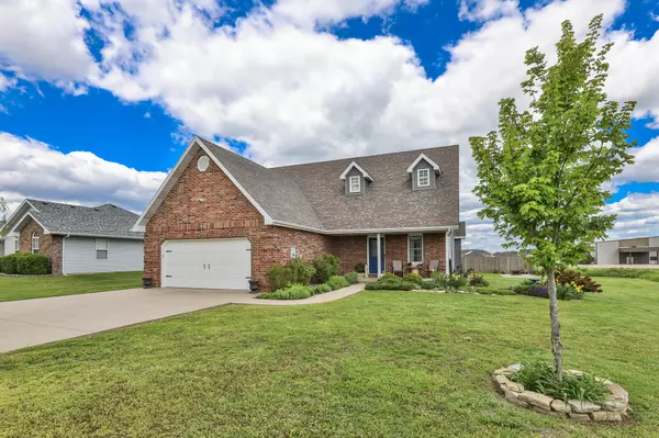 1511 E San Martin Street,  Bolivar,  MO 65613