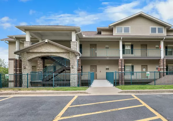 Branson, MO 65616,325 Majestic Drive #4-127