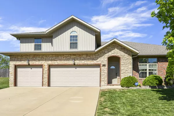 2107 S Gristmill Court, Ozark, MO 65721