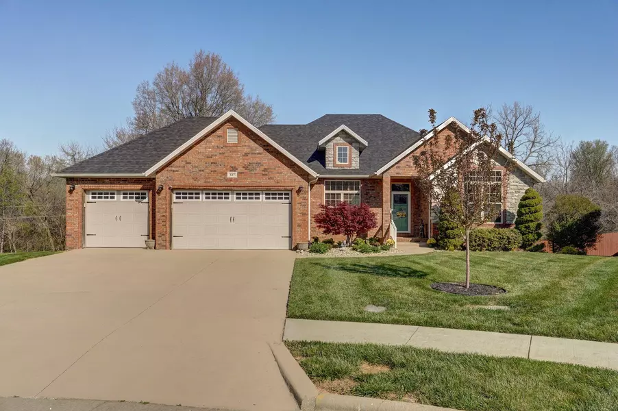 847 N Grapevine Road, Springfield, MO 65802