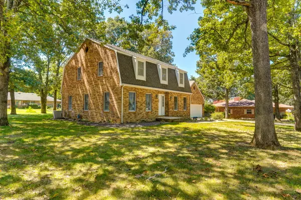 Aurora, MO 65605,612 E Glendale Street