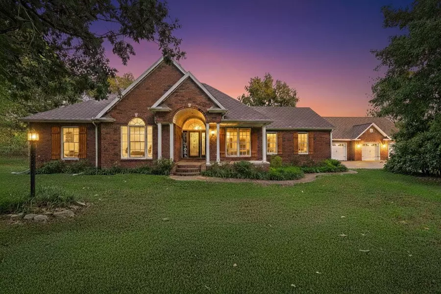 8980 Private Road 9689, West Plains, MO 65775