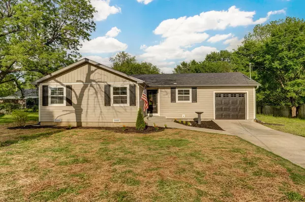 1336 N Farmer Avenue,  Springfield,  MO 65802
