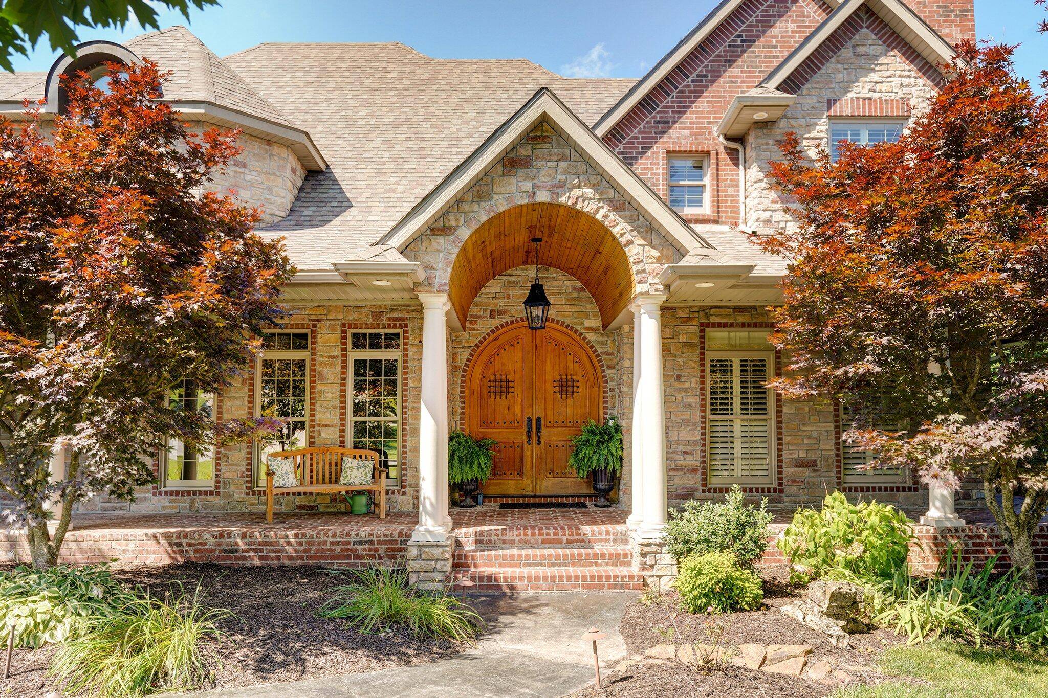 5853 S Northern Ridge Road, Springfield, MO 65810