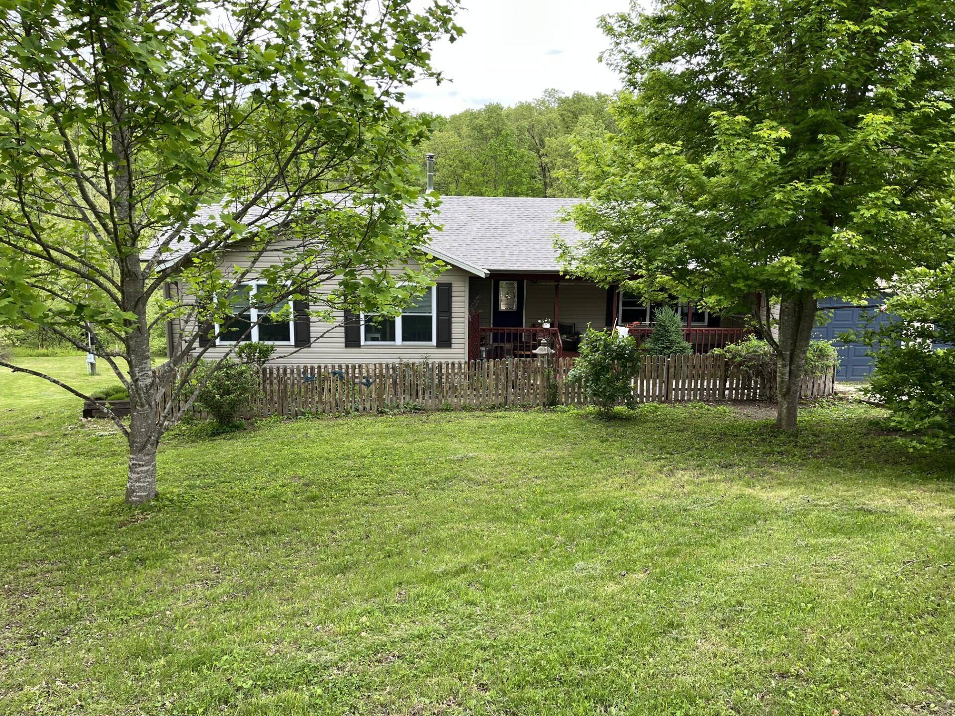 16955 Yy Highway, Macomb, MO 65702