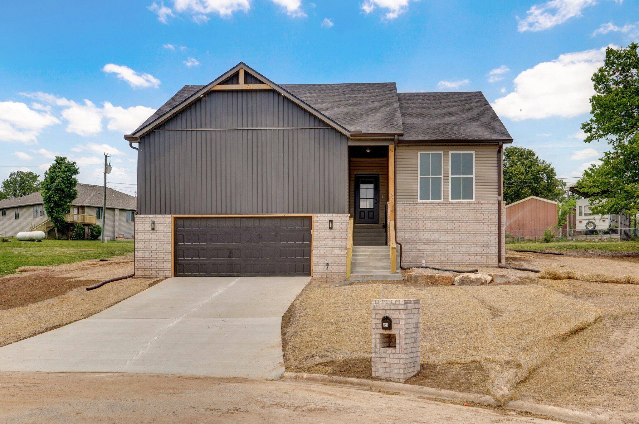 851 Tomahawk Court, Marshfield, MO 65706