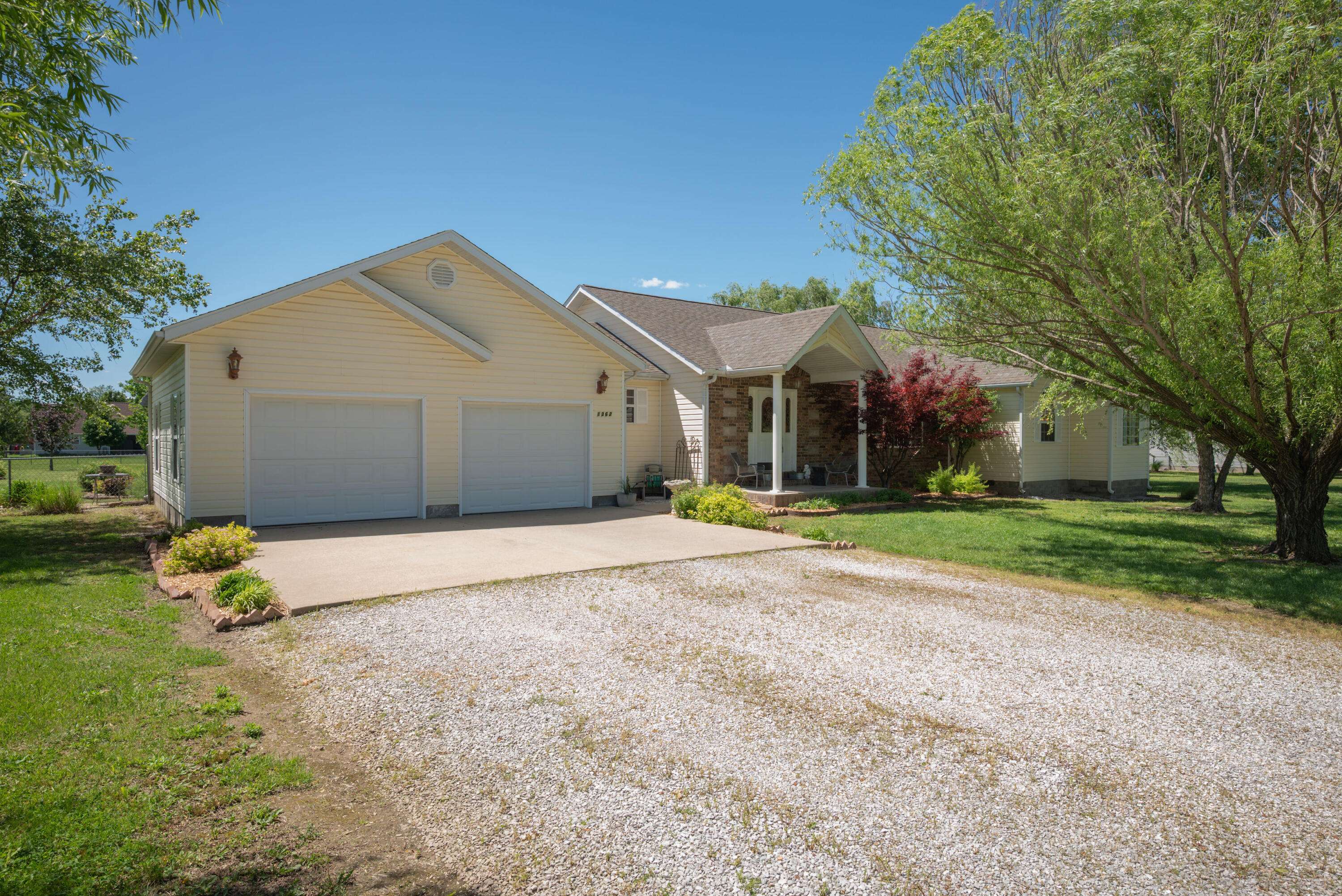 1362 Meadowview Lane, Diamond, MO 64840