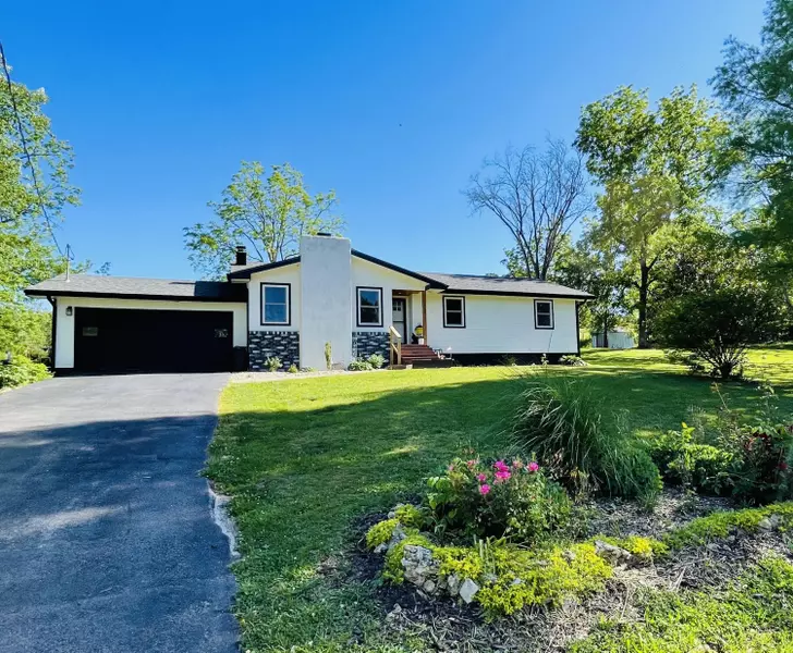 1705 Lakeview Drive, Ava, MO 65608